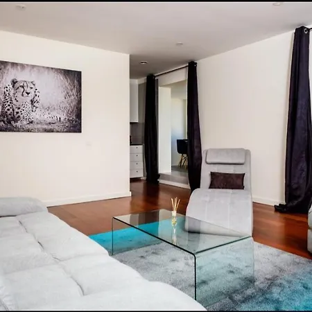 Sky View Apartment Apartment *